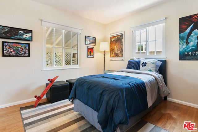 13155 Hartsook Street, Sherman Oaks CA: https://media.crmls.org/mediaz/b59f47b1-d332-48b8-8a71-fbb37d7d9b9c.jpg