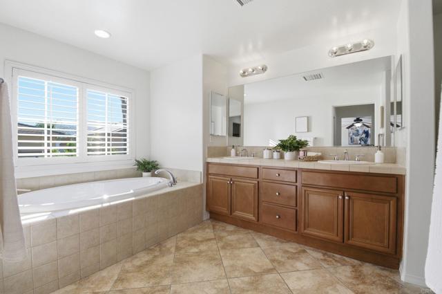 Detail Gallery Image 8 of 23 For 31605 Seastar Pl, Temecula,  CA 92592 - 6 Beds | 4 Baths