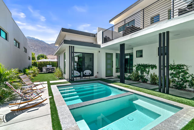 161 Holliday Way, Palm Springs CA: https://media.crmls.org/mediaz/b59f863c-b6fe-4ac2-a46b-6e800192fd9d.jpg
