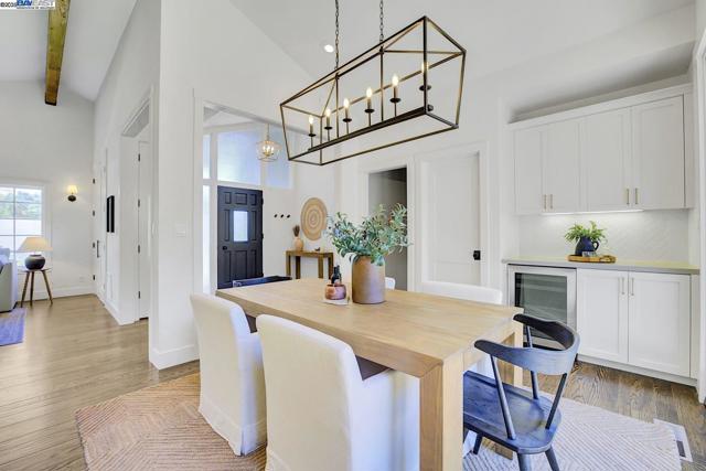 382 Castello Rd, Lafayette CA: https://media.crmls.org/mediaz/b59f9bab-46f7-4785-a08e-d9280f282f41.jpg