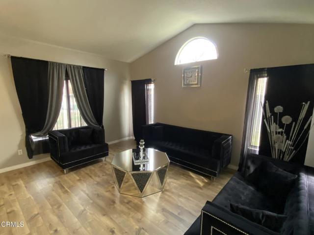 Detail Gallery Image 10 of 43 For 332 Morningside Ter, Palmdale,  CA 93551 - 5 Beds | 2/1 Baths