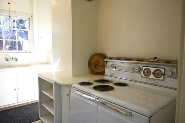 1920 Oak Knoll Drive, Belmont CA: https://media.crmls.org/mediaz/b59fe7f1-69dd-4c2f-9624-04129c10dbfd.jpg