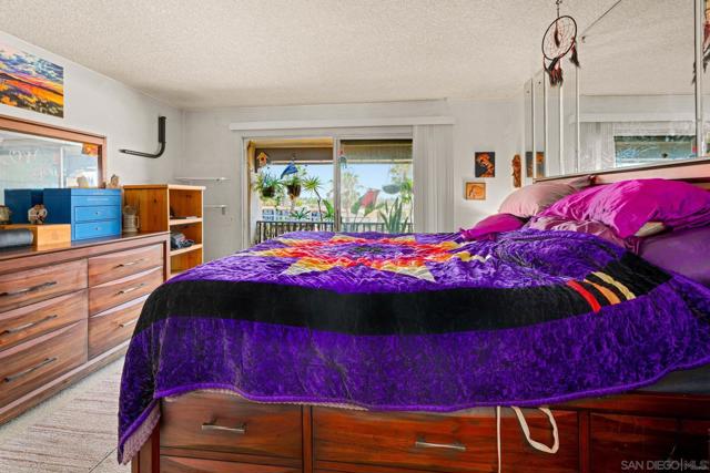 2540 Clairemont Dr, San Diego CA: https://media.crmls.org/mediaz/b5a0452c-1220-4549-b9df-175fa36572fd.jpg