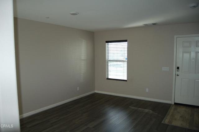 6200 Whaleback Avenue, Bakersfield CA: https://media.crmls.org/mediaz/b5a0a415-cdbe-4fca-8470-822e97cc7c04.jpg