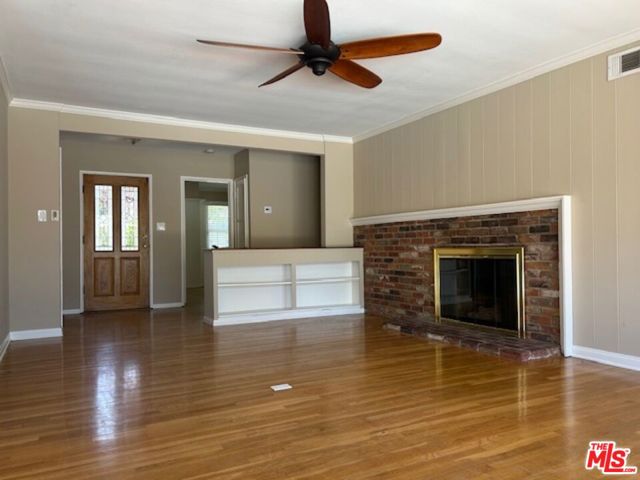 12825 Waddell Street, Valley Village CA: https://media.crmls.org/mediaz/b5a0ba48-81d6-4da1-92d1-5d9320500a85.jpg