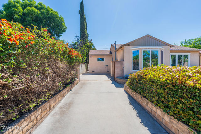 6120 Zelzah Avenue, Encino CA: https://media.crmls.org/mediaz/b5a1083c-6d74-4da7-b292-7aa4fcd3bd82.jpg