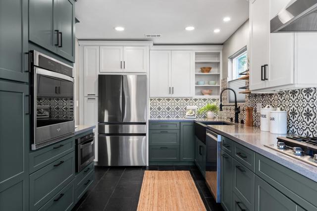 8124 Greenly Drive, Oakland CA: https://media.crmls.org/mediaz/b5a112a3-013c-4182-bfe5-047007f0a4cb.jpg