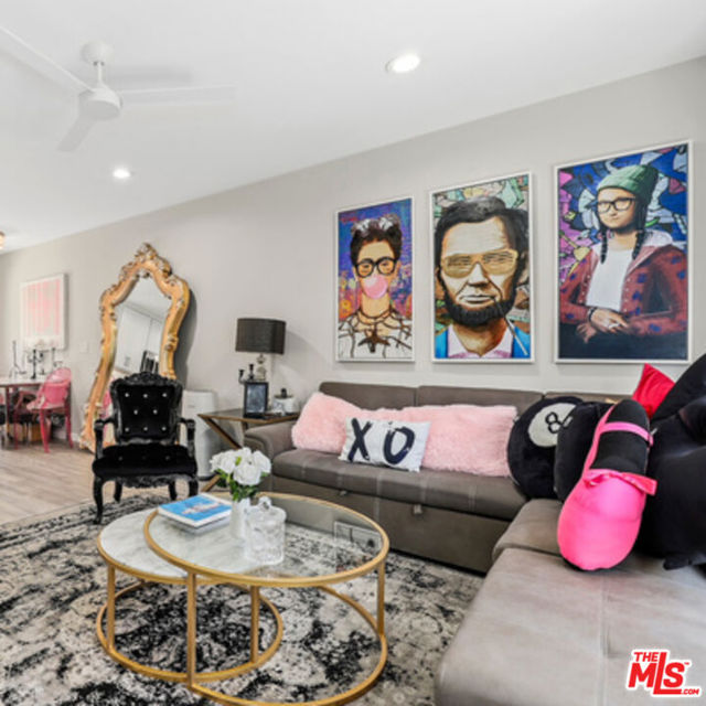 6526 6528 San Vicente Boulevard, Los Angeles CA: https://media.crmls.org/mediaz/b5a23a4c-c2a8-4d4e-8caf-f36559cd77d4.jpg