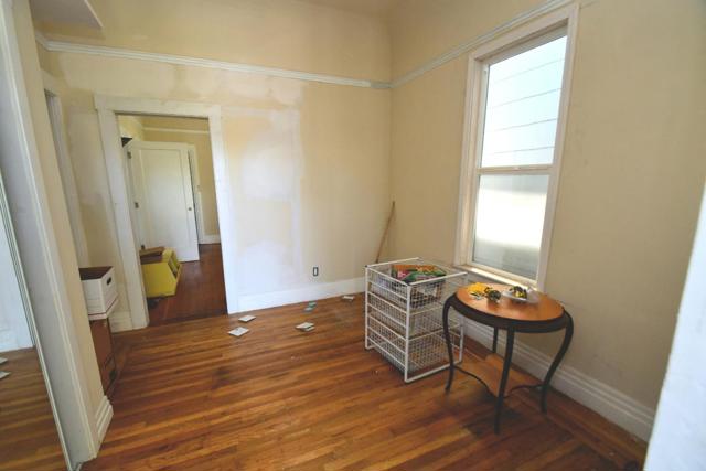 3306 Market Street, Emeryville CA: https://media.crmls.org/mediaz/b5a28ae2-6a1f-468e-8aa6-801ea309c9b9.jpg