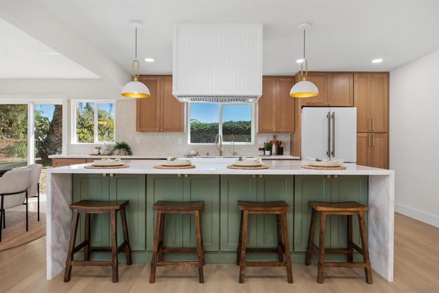 17111 Prado Pl, San Diego CA: https://media.crmls.org/mediaz/b5a2d797-67d3-4a72-b9b4-10c60ef4a6b8.jpg