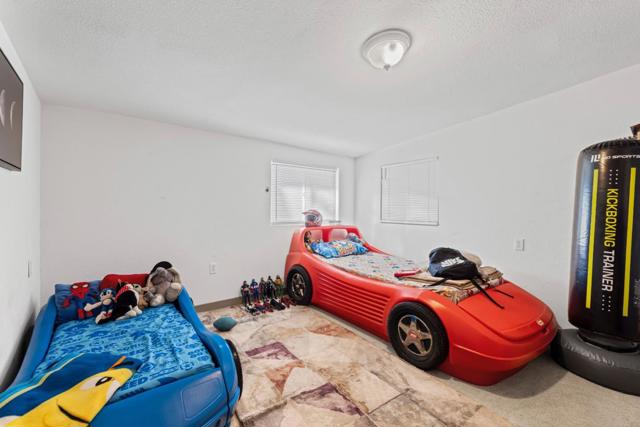 10395 Santa Teresa Boulevard, Gilroy CA: https://media.crmls.org/mediaz/b5a32f09-fdeb-481f-8e98-9379f2164cd7.jpg