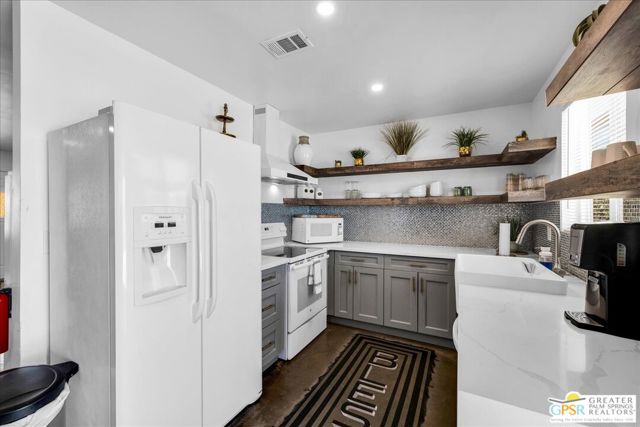 3662 Balsa Avenue, Yucca Valley CA: https://media.crmls.org/mediaz/b5a38449-23ee-4843-8961-18a0d8eb850b.jpg