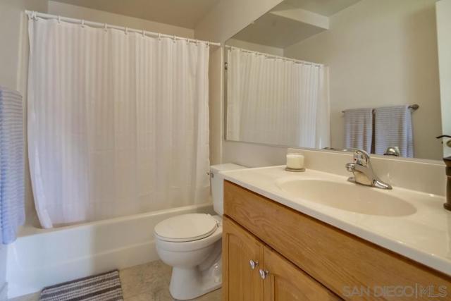 4175 Porte de Merano, San Diego CA: https://media.crmls.org/mediaz/b5a3b891-2e01-45df-b14e-9e81dc4ecbec.jpg