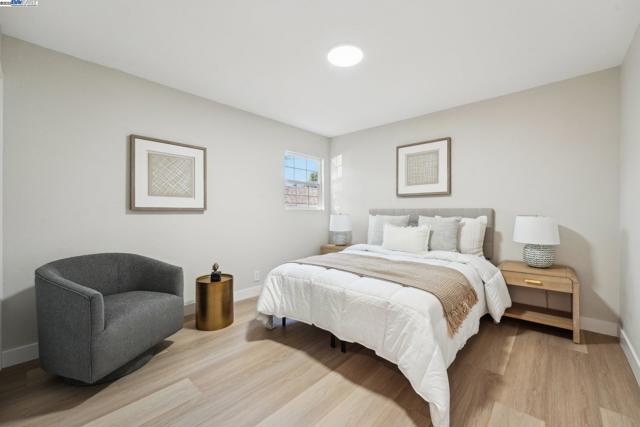 431 Alameda De Las Pulgas, Redwood City CA: https://media.crmls.org/mediaz/b5a3f7d5-999e-4b0e-b83e-04247a7a29fb.jpg