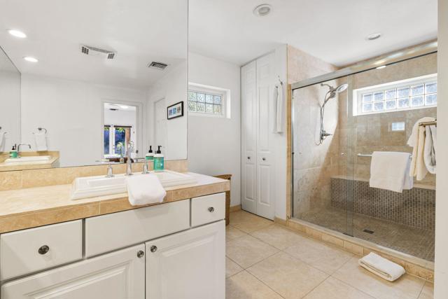 1223 E San Lorenzo Road, Palm Springs CA: https://media.crmls.org/mediaz/b5a41eb1-eea7-4c5e-bbc1-6dcaae02ccf8.jpg