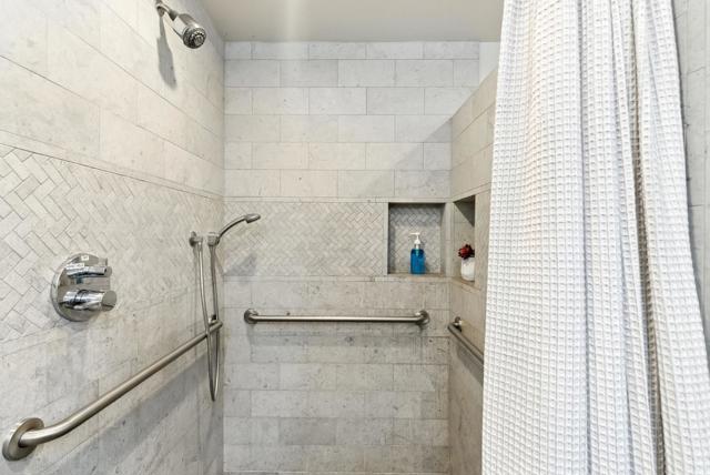 3795 Ralston Avenue, Hillsborough CA: https://media.crmls.org/mediaz/b5a45096-6722-4824-b2c4-b05dcd2762bf.jpg