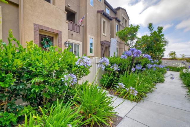 1201 Via Lucero, Oceanside CA: https://media.crmls.org/mediaz/b5a46c41-2526-491f-802d-e96266fd2171.jpg