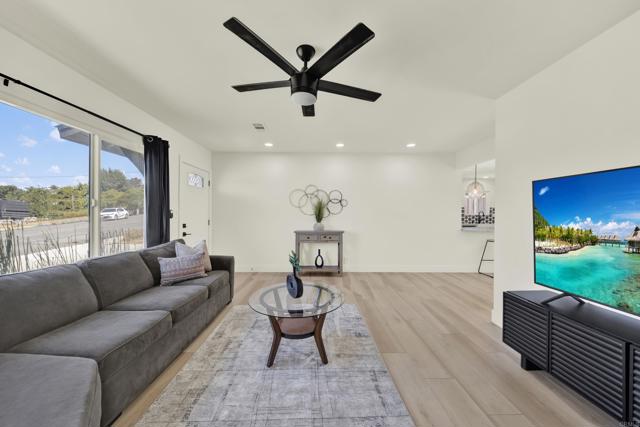 231 Cananea Street, Vista CA: https://media.crmls.org/mediaz/b5a47b1f-873a-471f-b699-def7c7a0cb78.jpg