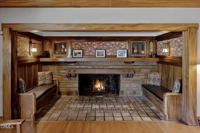 1327 S Oak Knoll Avenue, Pasadena CA: https://media.crmls.org/mediaz/b5a50fd2-501b-435f-bcba-5749bb837351.jpg