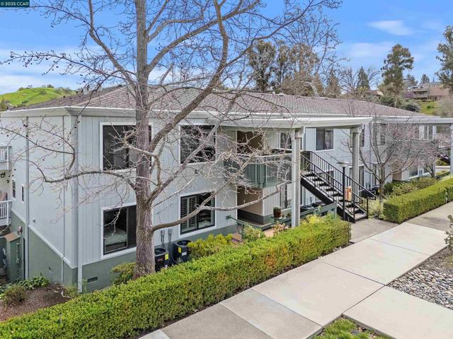 1161 Leisure Ln, Walnut Creek CA: https://media.crmls.org/mediaz/b5a69ea7-482c-4edd-93e1-2990f209ceb2.jpg