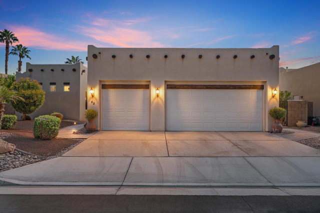 42 Marricopa Court, Palm Desert CA: https://media.crmls.org/mediaz/b5a7599a-74b5-4d66-ab75-ba2ec0f564c5.jpg