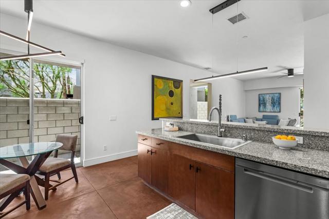 252 Breeze Loop, Palm Springs CA: https://media.crmls.org/mediaz/b5a76151-7c44-4189-a5c5-cb9c3fbc68fd.jpg
