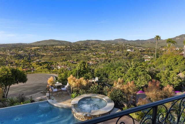 Detail Gallery Image 10 of 15 For 18102 via Ascenso, Rancho Santa Fe,  CA 92067 - 6 Beds | 6/1 Baths