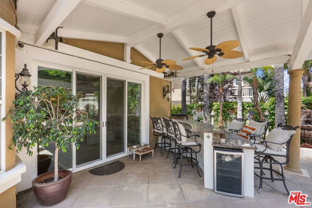 638 Oak Tree Court, Simi Valley CA: https://media.crmls.org/mediaz/b5a82b0b-594f-43a9-9055-ddbc9c925228.jpg