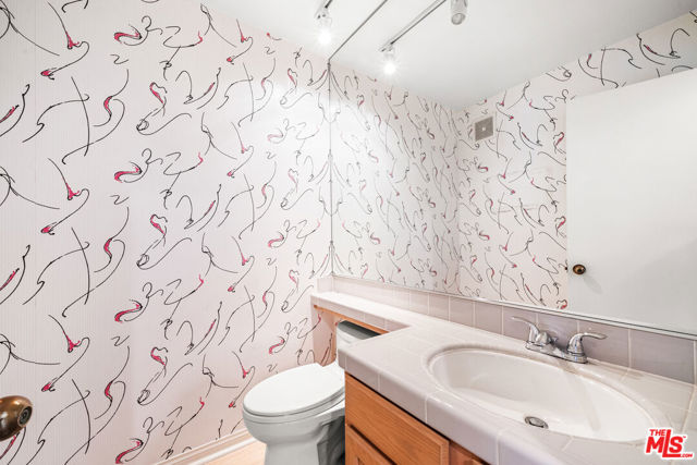 4454 Ventura Canyon Avenue, Sherman Oaks CA: https://media.crmls.org/mediaz/b5a891e1-e57f-498c-9d81-7dde67a0ca3e.jpg