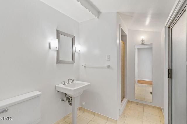 Detail Gallery Image 17 of 36 For 2009 Sierra Pl, Glendale,  CA 91208 - 2 Beds | 2 Baths