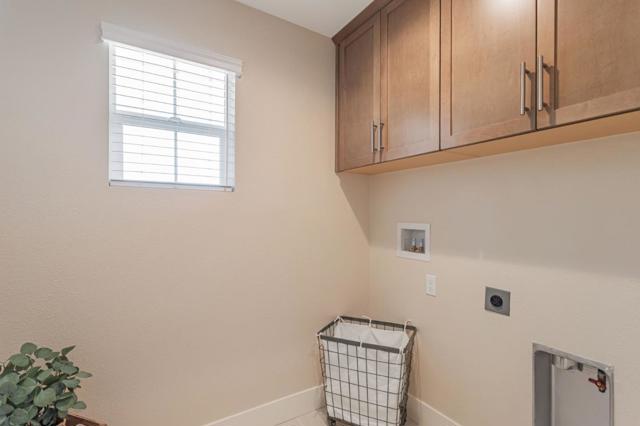 1143 Coyote Peak Way, Hollister CA: https://media.crmls.org/mediaz/b5a9029f-02a8-40d6-9895-3194efe17dbf.jpg