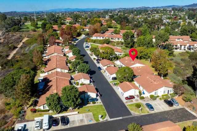 Detail Gallery Image 2 of 23 For 1982 Fairlee Dr, Encinitas,  CA 92024 - 2 Beds | 2 Baths