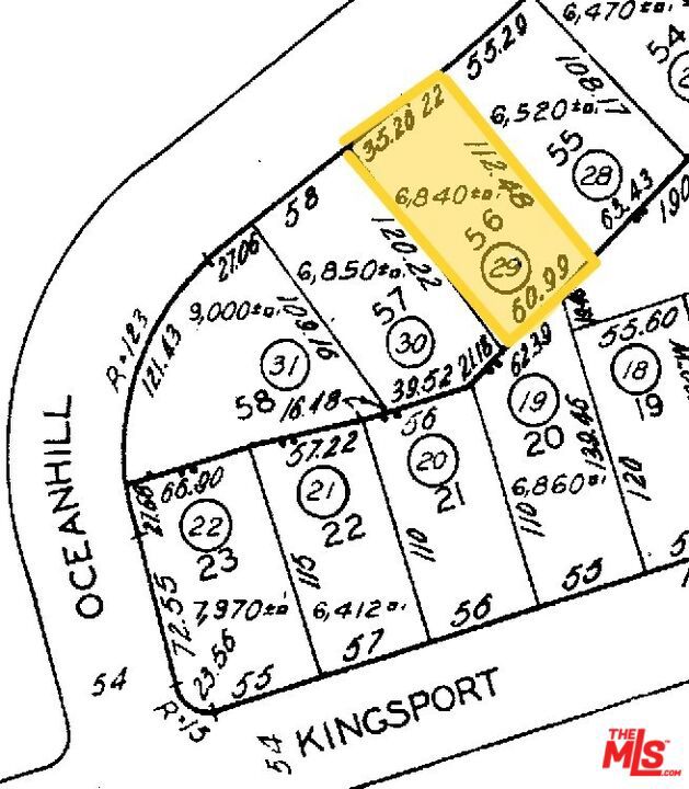 3702 Oceanhill Way, Malibu CA: https://media.crmls.org/mediaz/b5a9bb59-64f4-405f-b765-96eef44ca805.jpg