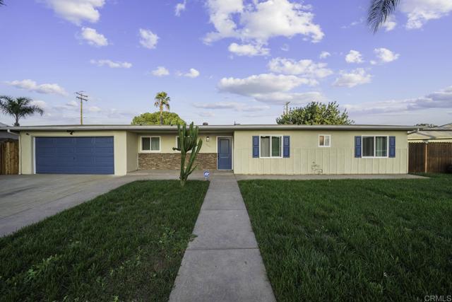 9903 Lindo Lake Place, Lakeside CA: https://media.crmls.org/mediaz/b5a9f29a-6e42-4aee-97ac-56efd50f41aa.jpg