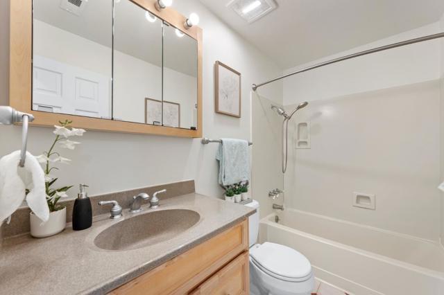 4308 Granite Court, Union City CA: https://media.crmls.org/mediaz/b5aab239-ca27-4a5a-9c7d-e8e1b6c5c1e1.jpg