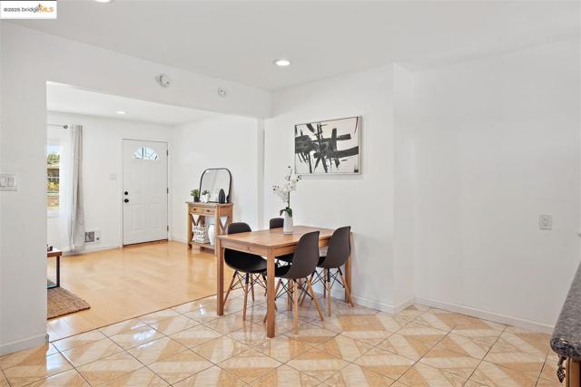 2533 Bush Ave, Richmond CA: https://media.crmls.org/mediaz/b5abb568-9fa8-431d-b021-6041629d13b8.jpg