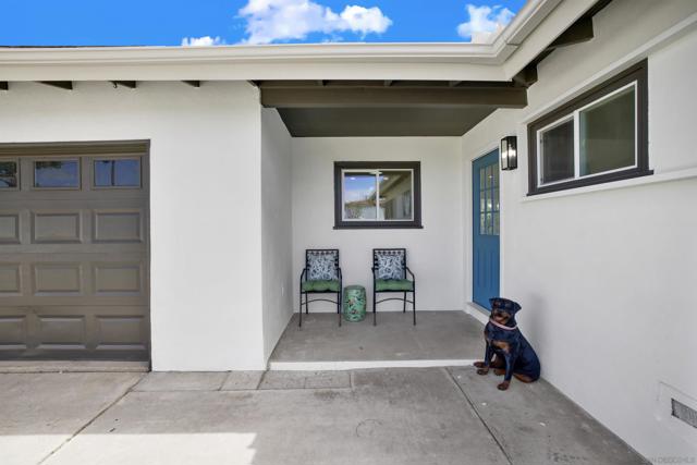 5403 Via Carancho, San Diego CA: https://media.crmls.org/mediaz/b5ac0745-5a2c-4e9c-8cc1-d0ad2f4bb16c.jpg