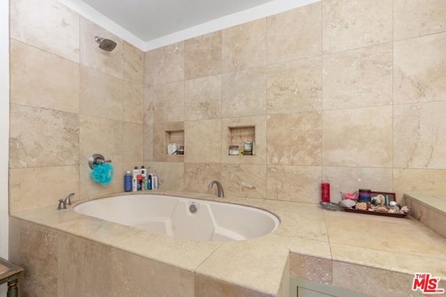 12311 Pacific Avenue, Los Angeles CA: https://media.crmls.org/mediaz/b5aca199-788a-426c-a6c3-eb60f1868231.jpg