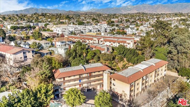 5036 Echo Street, Los Angeles CA: https://media.crmls.org/mediaz/b5acca42-f7f0-47ea-b6a4-0d678d48a6ef.jpg