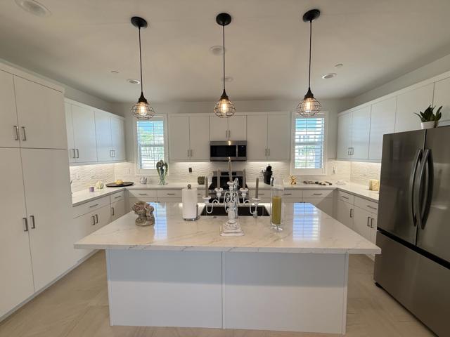 36350 Lasuen Street, Palm Desert CA: https://media.crmls.org/mediaz/b5ad09ff-2f9c-41d6-b652-ae9e2b4c30e6.jpg