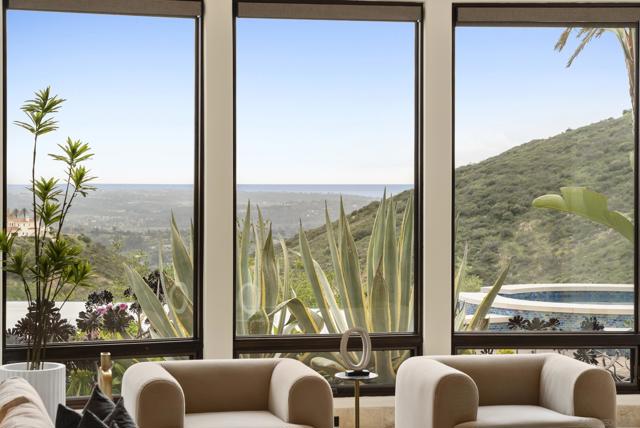 18233 Via Ambiente, Rancho Santa Fe CA: https://media.crmls.org/mediaz/b5ad8e64-d5ef-4d59-926f-745a7055e922.jpg