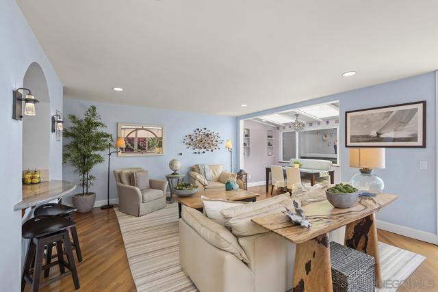 356 Prospect Street, La Jolla CA: https://media.crmls.org/mediaz/b5adc9ad-e210-4d6e-a889-24b4efe239fe.jpg