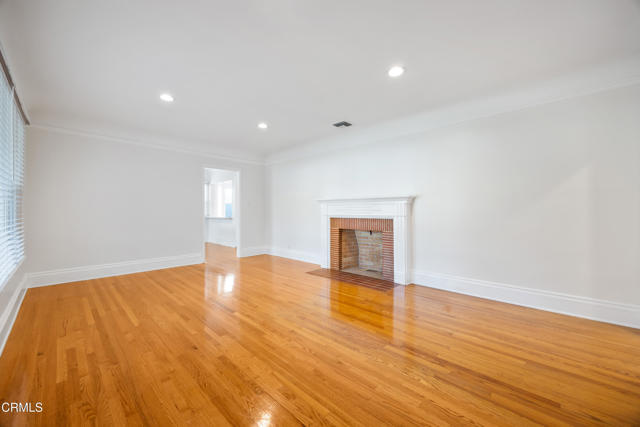 Detail Gallery Image 3 of 24 For 2380 Queensberry Rd, Pasadena,  CA 91104 - 3 Beds | 2 Baths