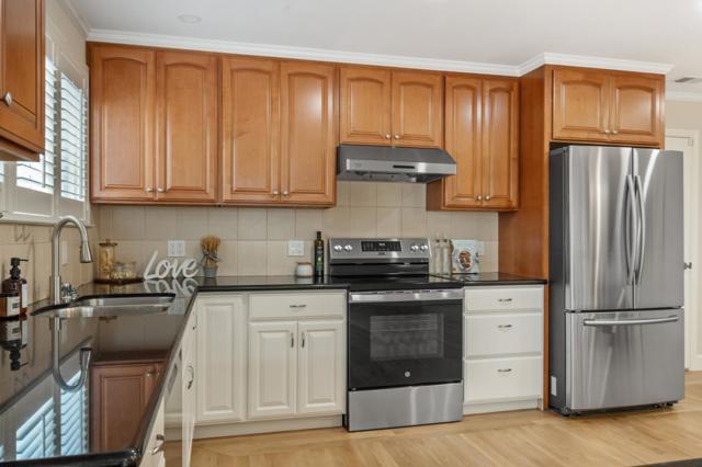 1394 Marlin Avenue, Foster City CA: https://media.crmls.org/mediaz/b5ae8d1f-6ebe-466c-9a23-7d4427bed09f.jpg