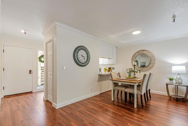 449 Alberto Way, Los Gatos CA: https://media.crmls.org/mediaz/b5ae9951-12a2-4a1c-808c-947c78303275.jpg