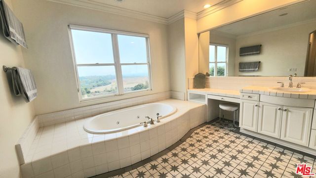 5 Marisol, Newport Coast CA: https://media.crmls.org/mediaz/b5aecb84-6fb0-4f18-abe5-fa3de3fb9808.jpg