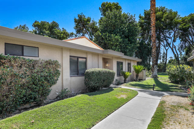 5 Majorca Drive, Rancho Mirage CA: https://media.crmls.org/mediaz/b5af0190-fb49-46bd-b82e-d9659693d8e4.jpg