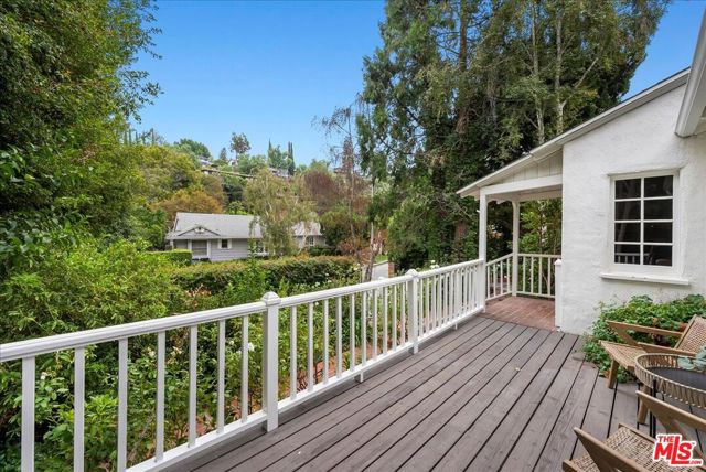 4015 Benedict Canyon Drive photo 8