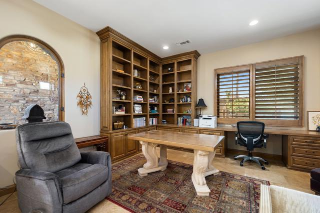 81874 Couples Court, La Quinta CA: https://media.crmls.org/mediaz/b5afaee4-6232-4c4a-b441-b9544454d999.jpg