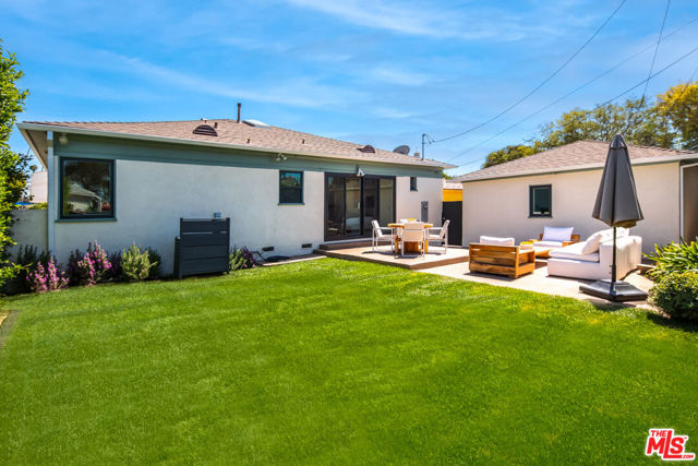 3987 Roxton Avenue, Los Angeles CA: https://media.crmls.org/mediaz/b5aff2cb-1342-45db-88a4-b73dbb2299d8.jpg